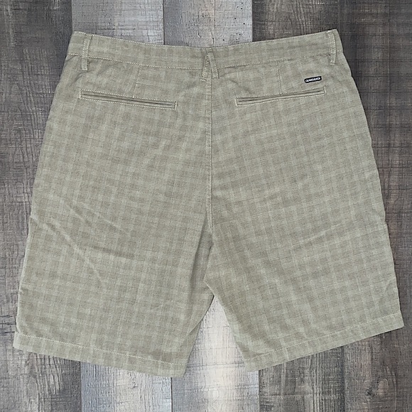 Quicksilver Shorts - Picture 3 of 9